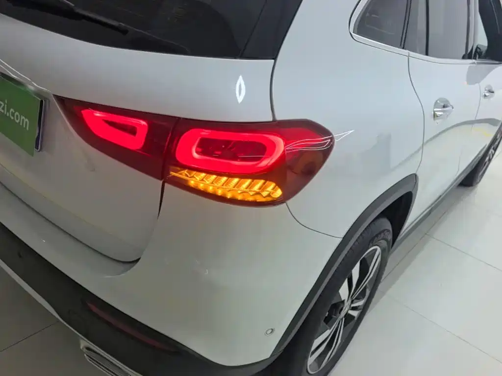 Mercedes-Benz GLA — миниатюра 8