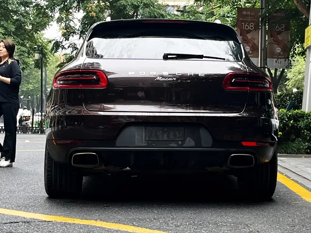 Porsche Macan — миниатюра 5