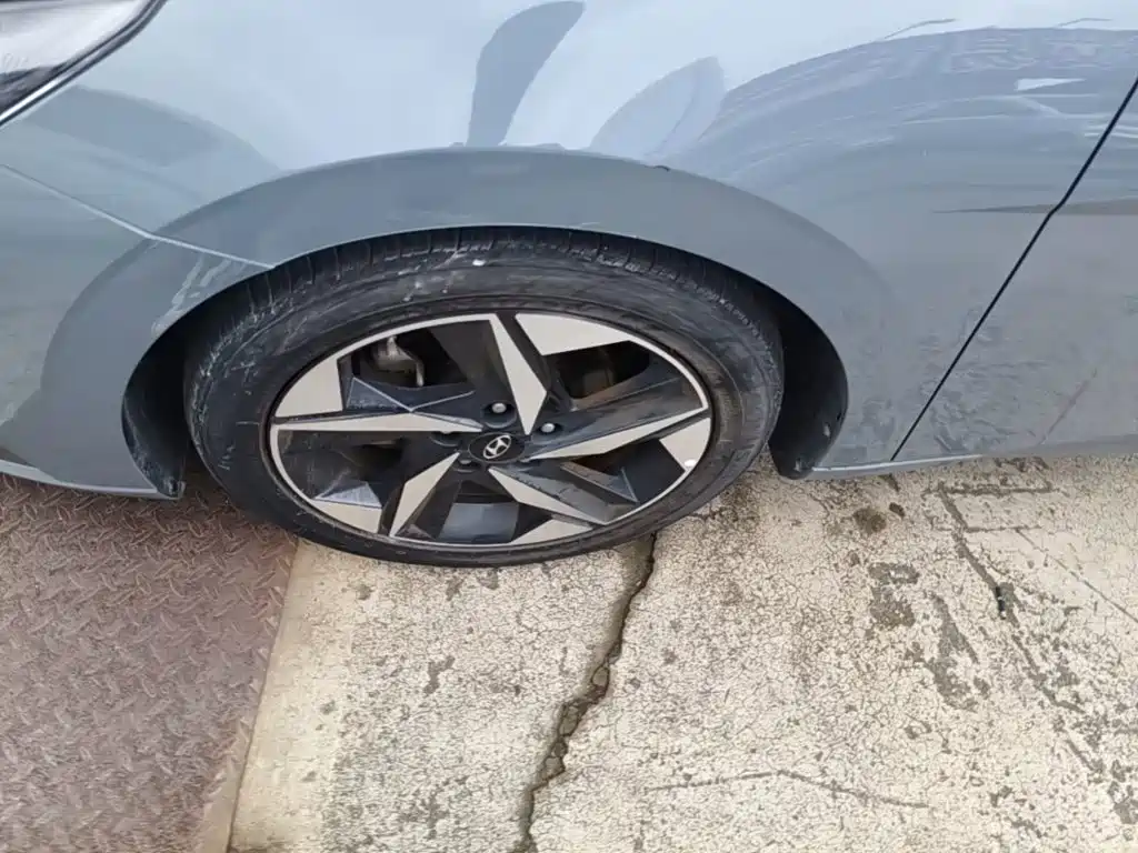 Hyundai Elantra — миниатюра 23