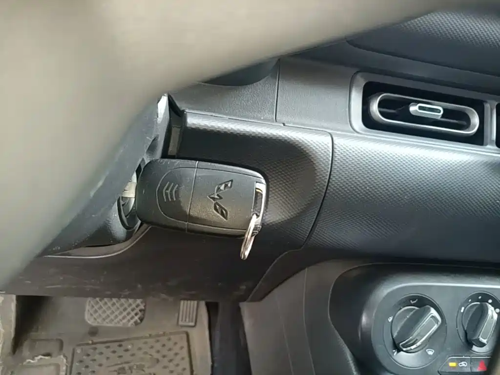 Wuling Hongguang EV — миниатюра 9