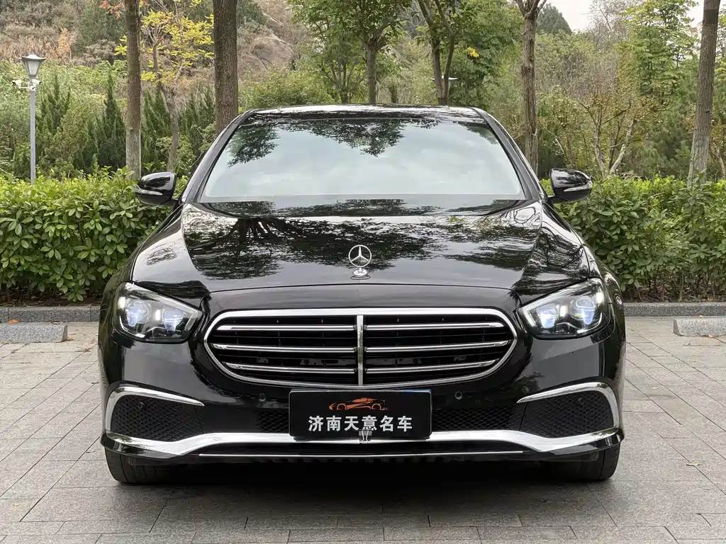 Mercedes-Benz E-Class — миниатюра 2