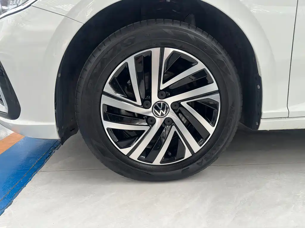 Volkswagen Lavida — миниатюра 5