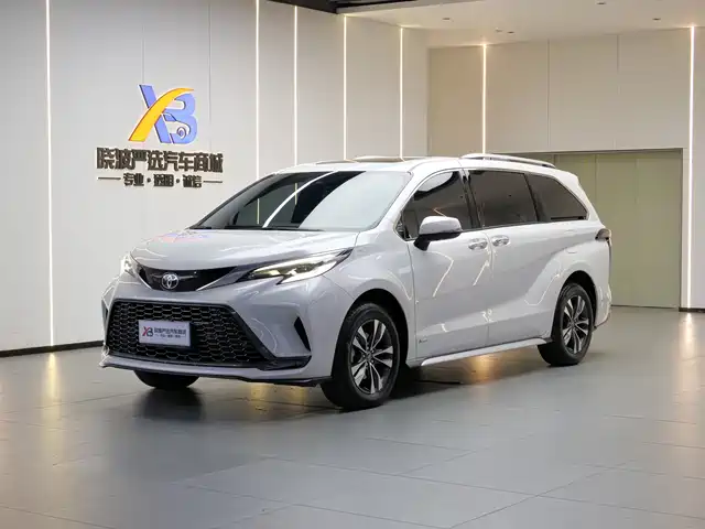 TOYOTA GREVIA 2025