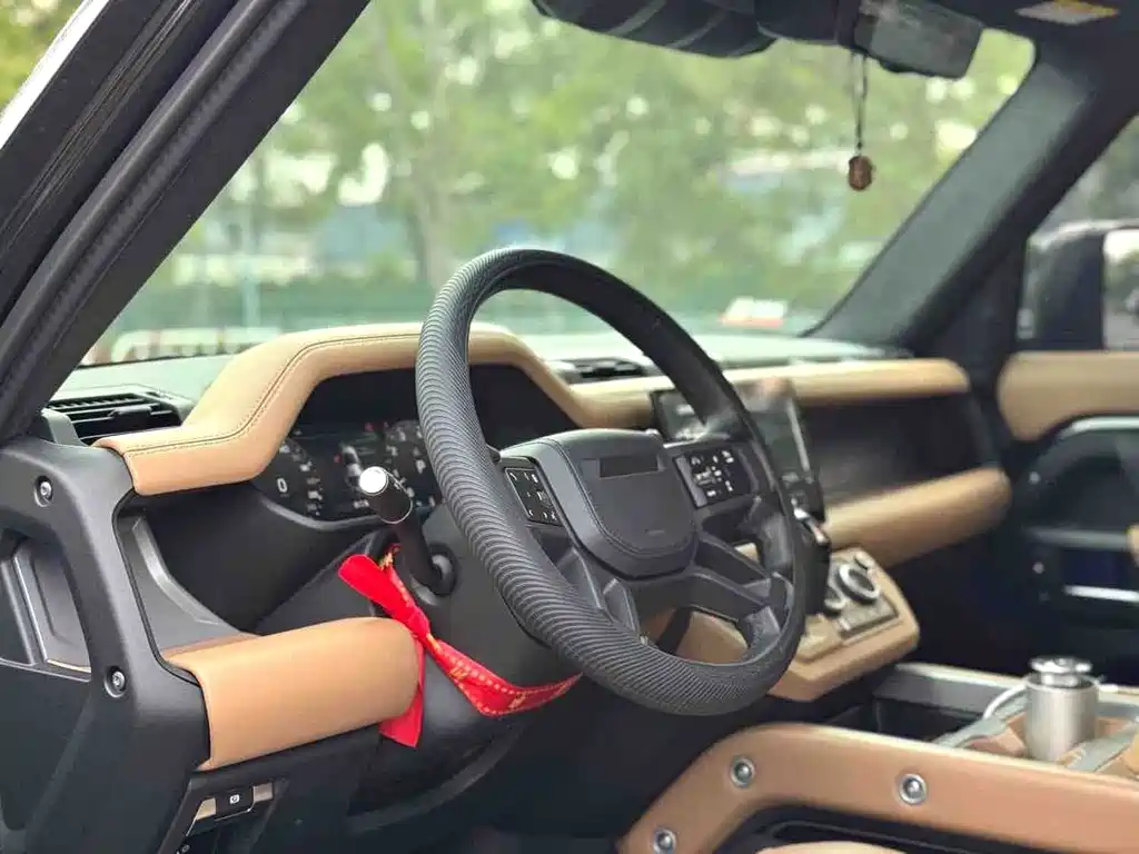 Land Rover Defender — миниатюра 2