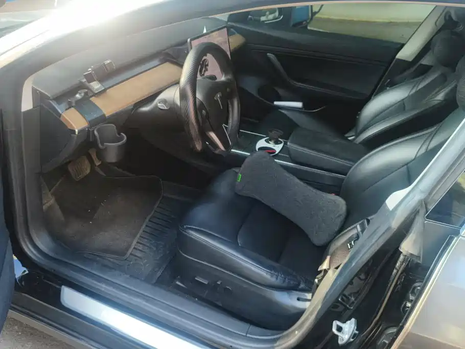 Tesla Model 3 — миниатюра 9