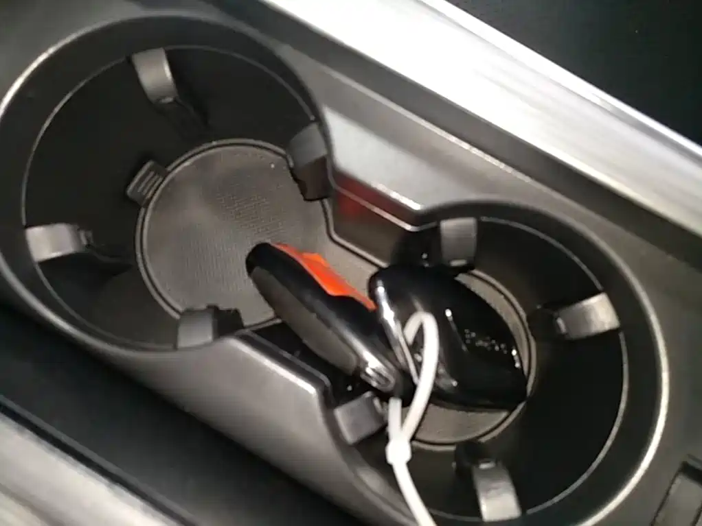 Roewe RX5 New Energy — миниатюра 9
