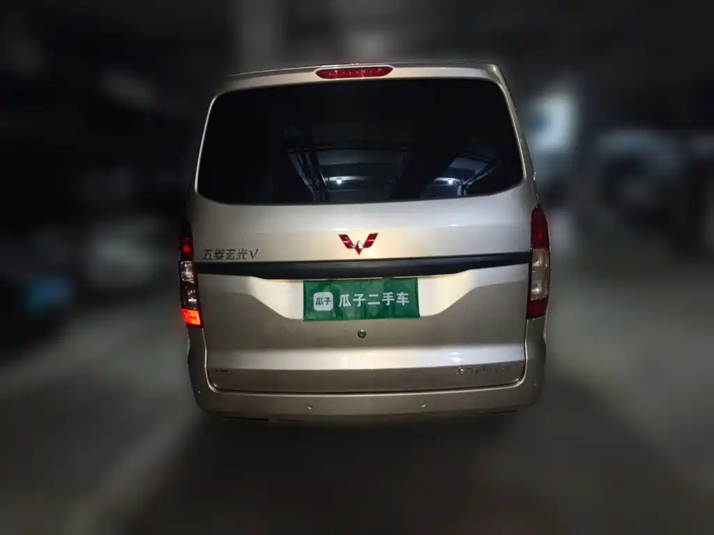 Wuling Hongguang V — миниатюра 4