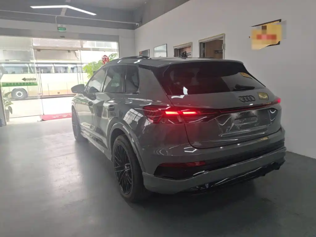 Audi Q4 e-tron — миниатюра 5