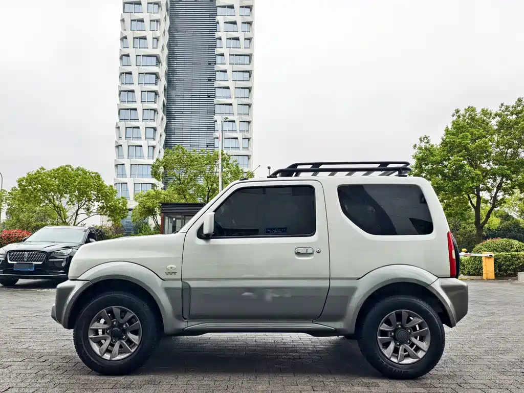 Suzuki Jimny — миниатюра 7