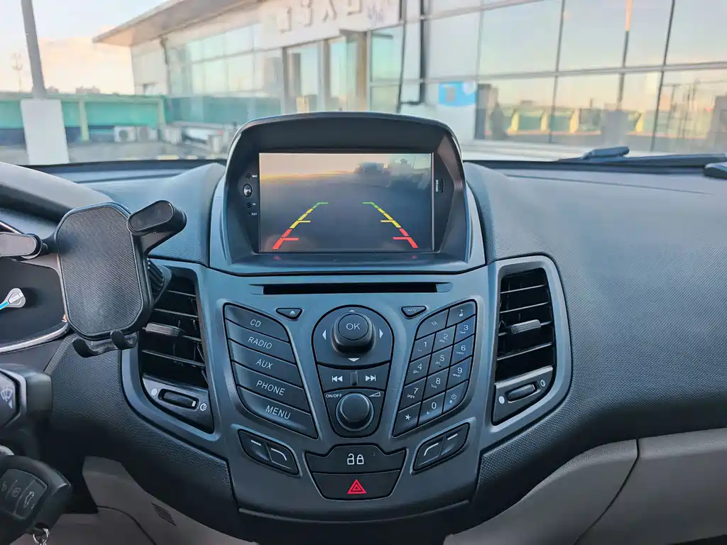 Ford Fiesta — миниатюра 13