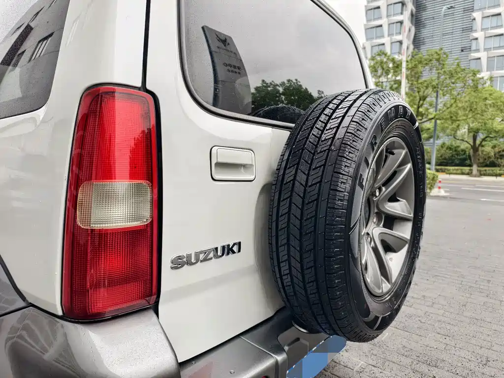 Suzuki Jimny — миниатюра 10
