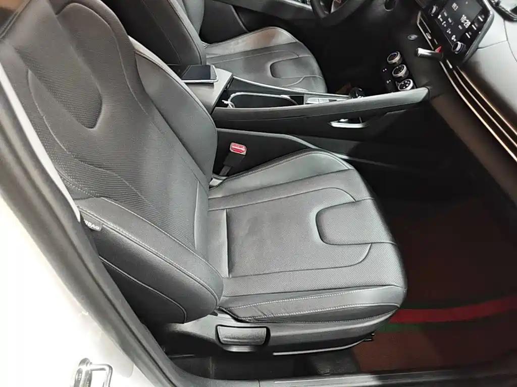 Hyundai Elantra — миниатюра 25