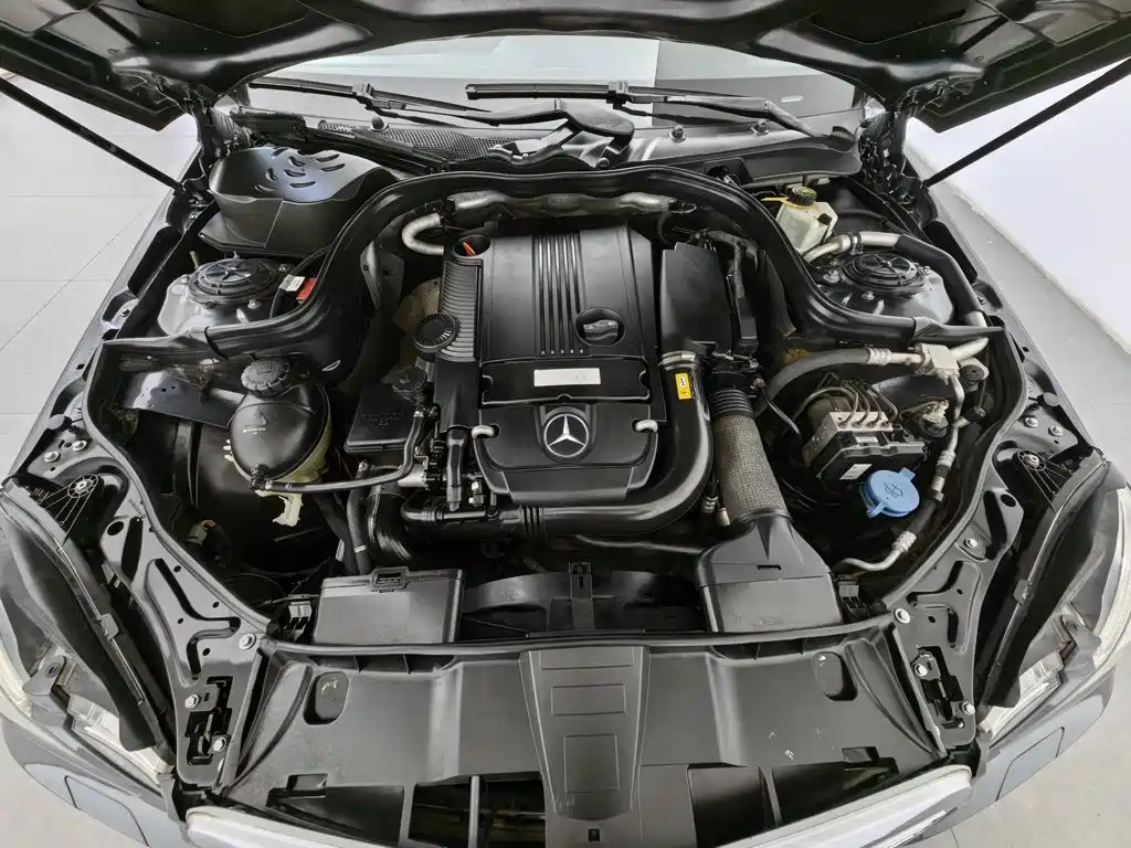 Mercedes-Benz E-Class — миниатюра 6
