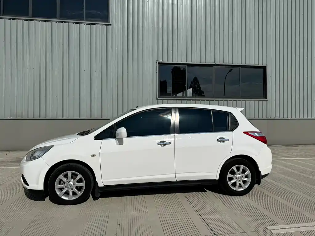 Venucia R50 — миниатюра 3