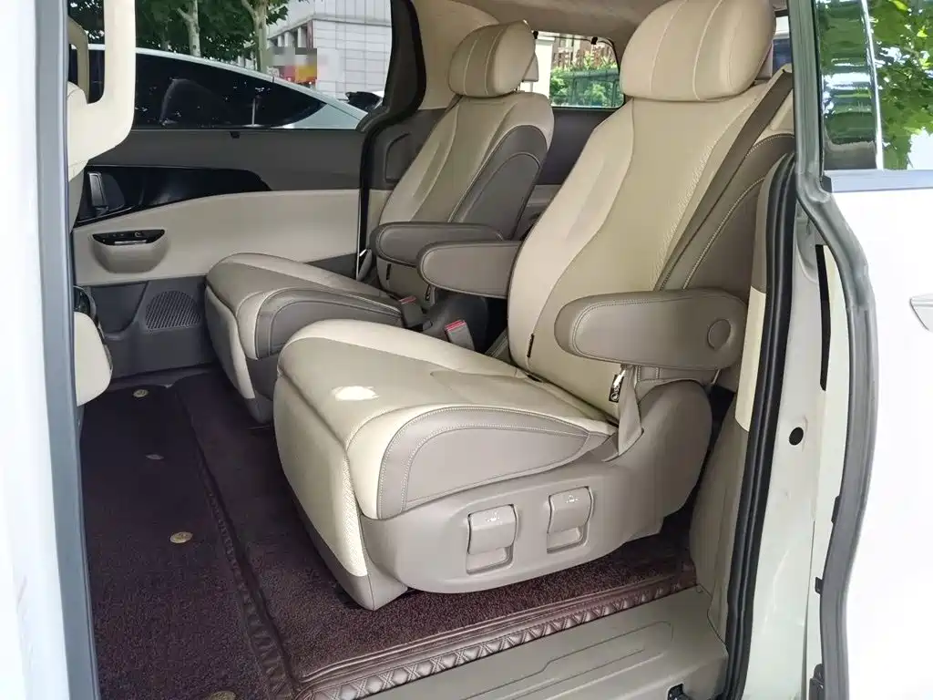 Kia Carnival — миниатюра 15