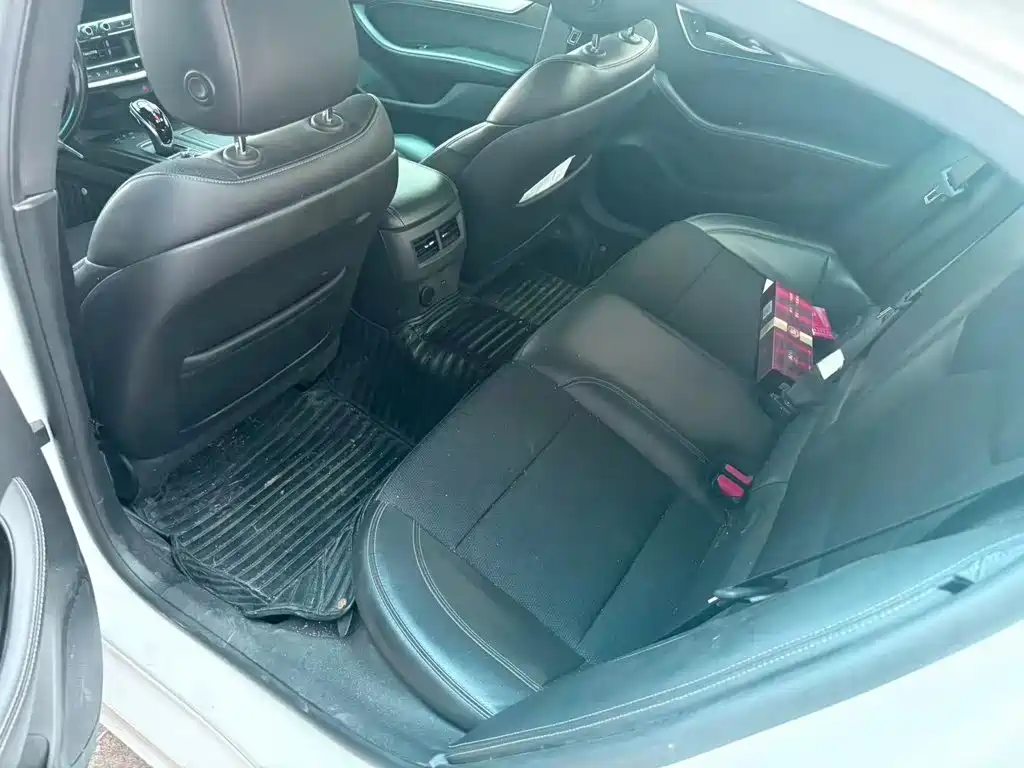 Cadillac CT5 — миниатюра 6