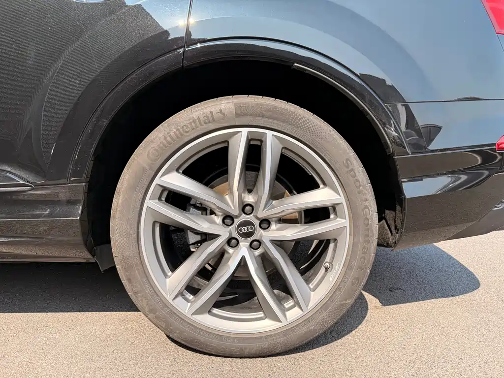 Audi Q7 2025 45 TFSI quattro S line