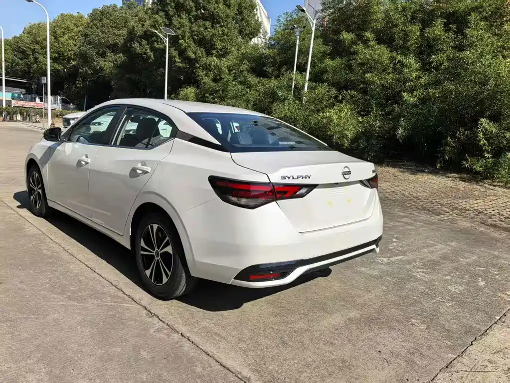 Nissan Sylphy — миниатюра 8
