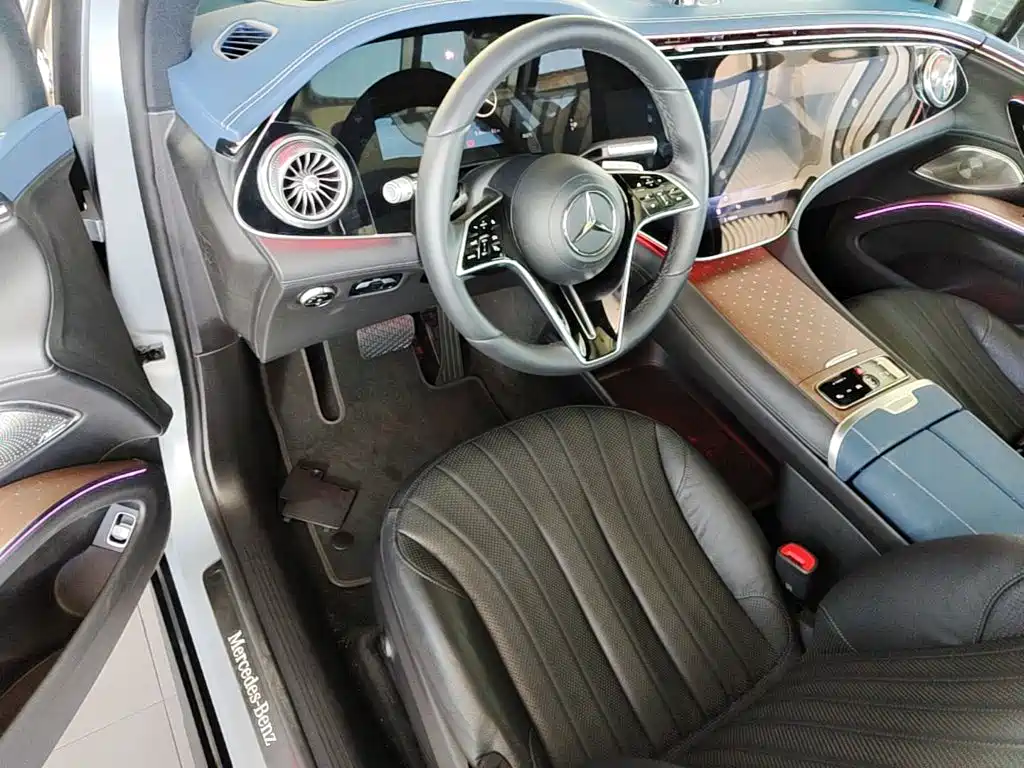 Mercedes-Benz EQS SUV — миниатюра 20