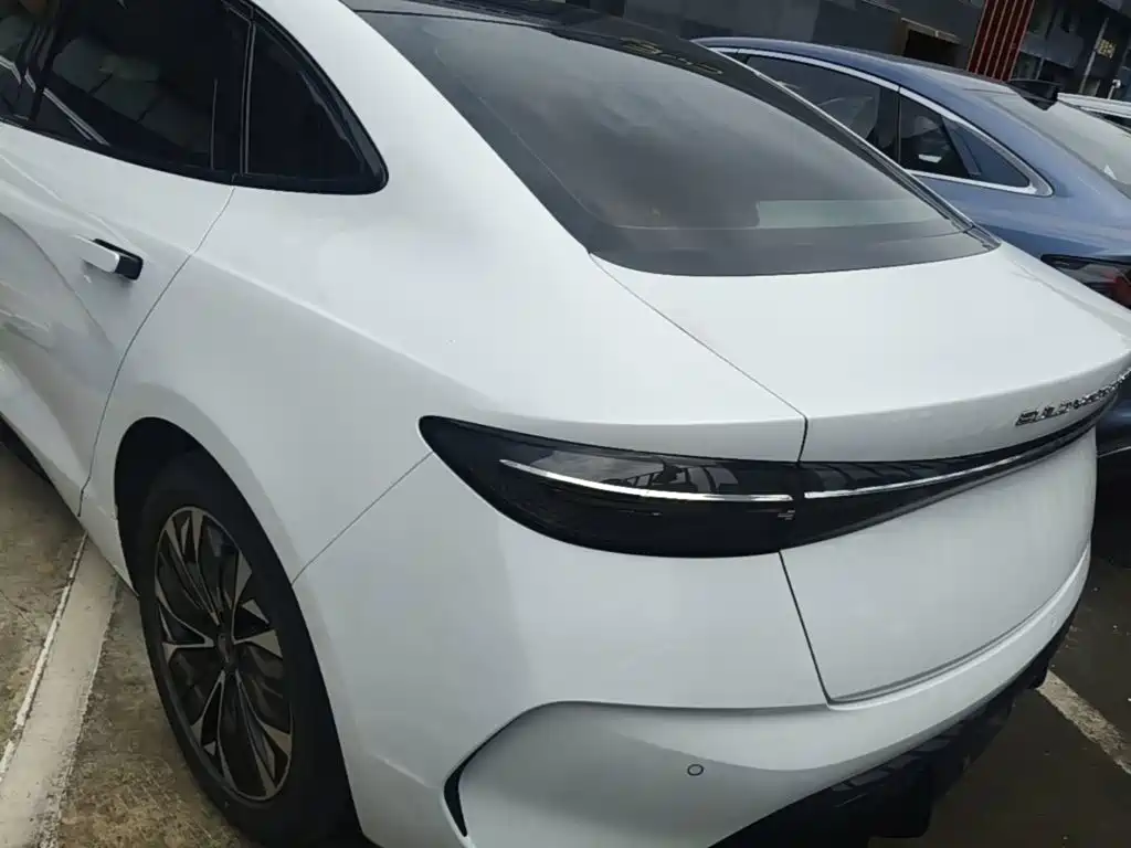 BYD Seal — миниатюра 5