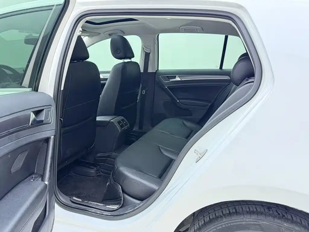 Volkswagen Golf — миниатюра 18