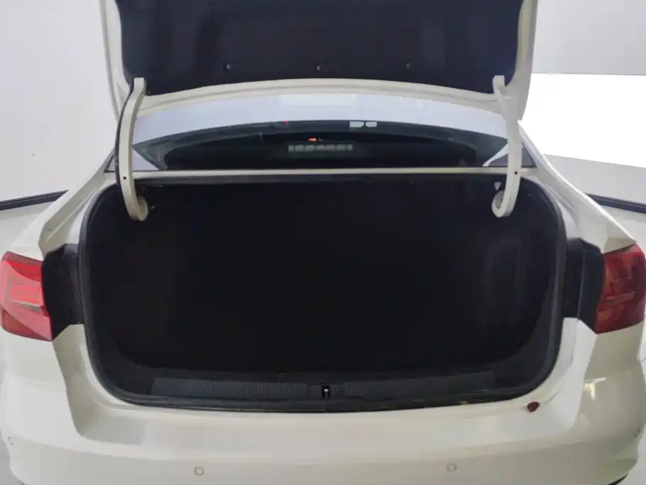 Volkswagen Bora — миниатюра 4