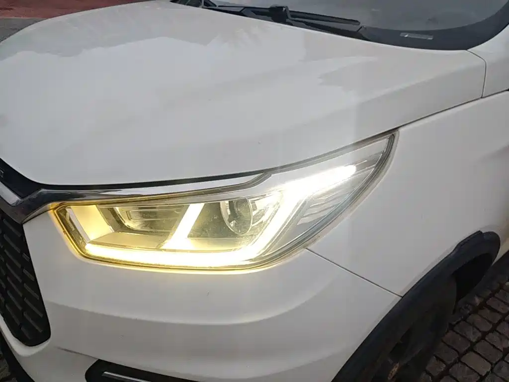 BYD Yuan EV — миниатюра 24