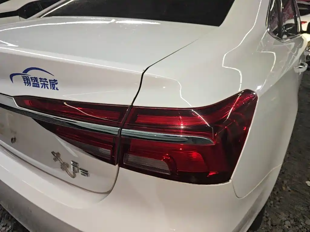 Roewe i6 Classic — миниатюра 8