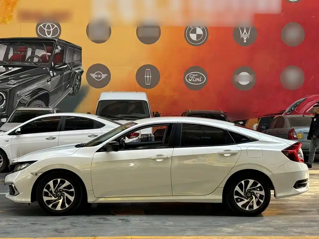 Honda Civic — миниатюра 6