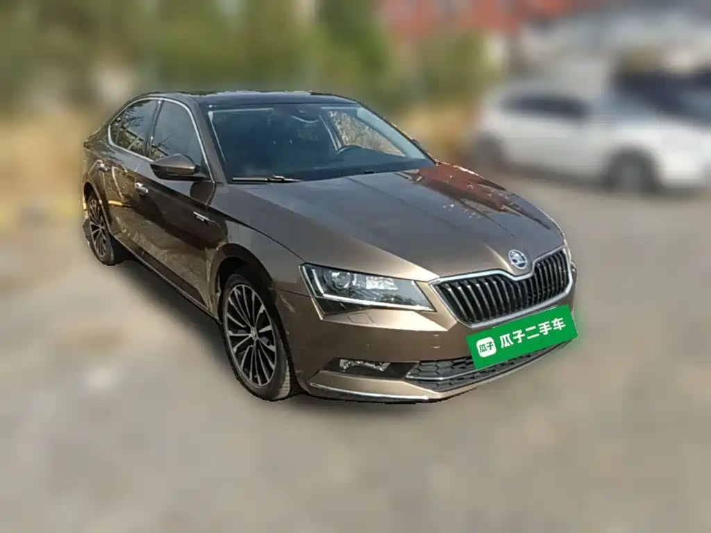 Skoda Superb — миниатюра 6