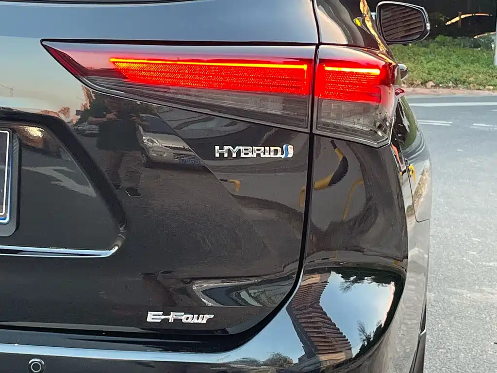 Toyota Crown Kluger — миниатюра 37