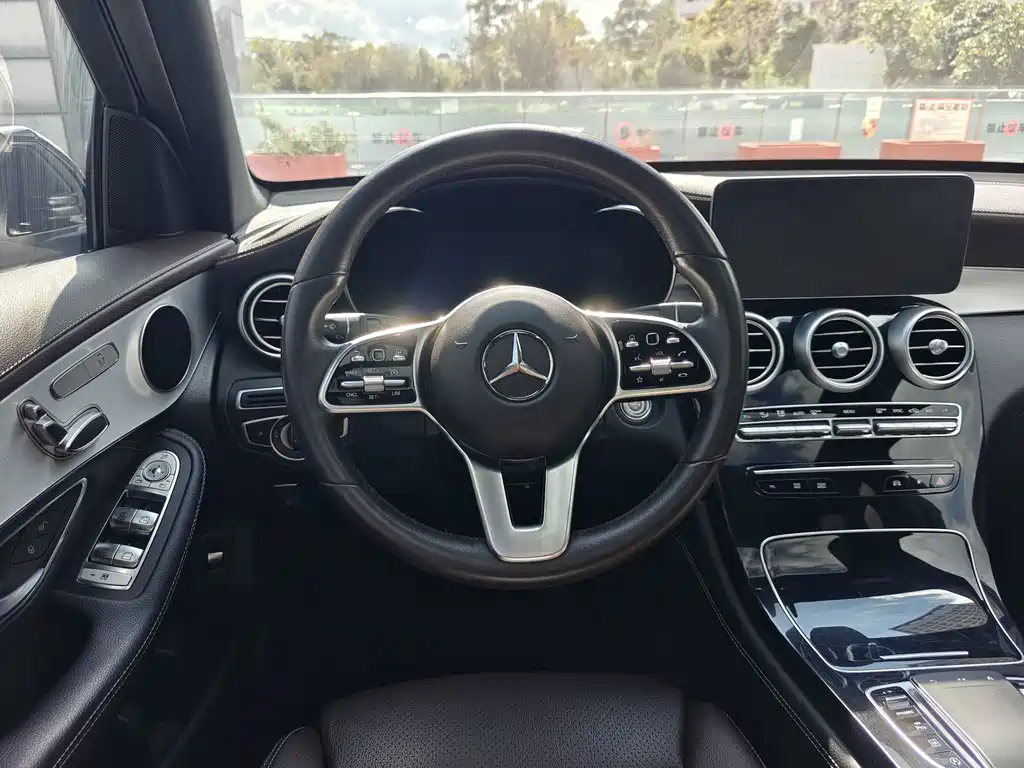 Mercedes-Benz GLC — миниатюра 9