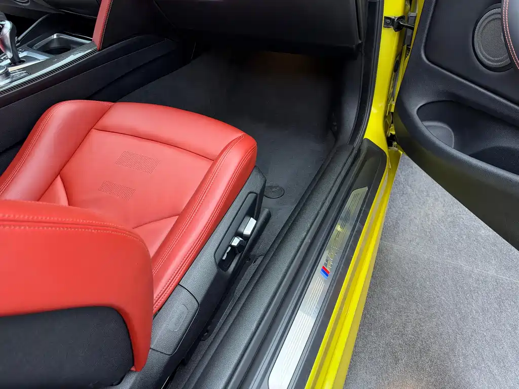 BMW M4 — миниатюра 12