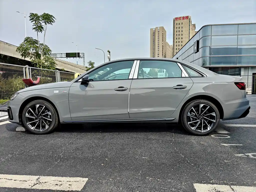 Audi A4L — миниатюра 10