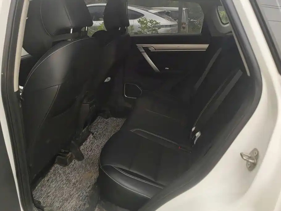 Geely Binyue — миниатюра 11