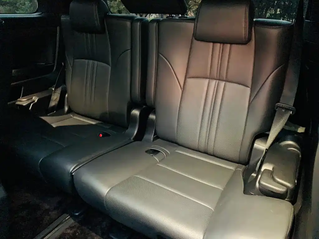 Toyota Alphard — миниатюра 18