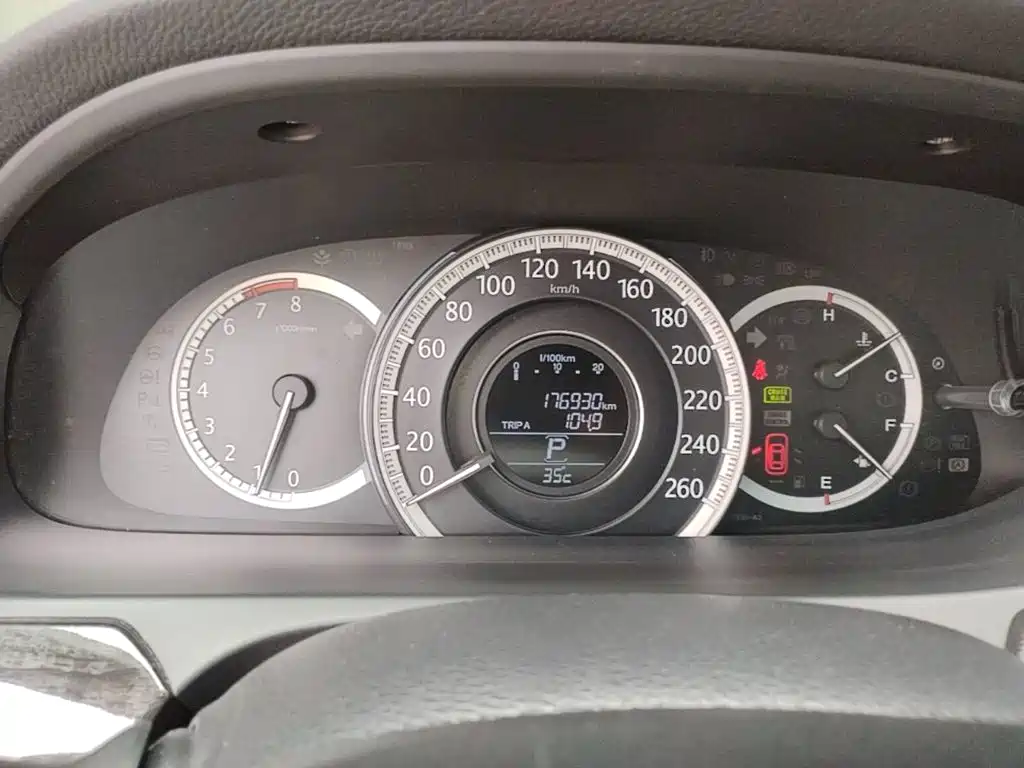 Honda Accord — миниатюра 12