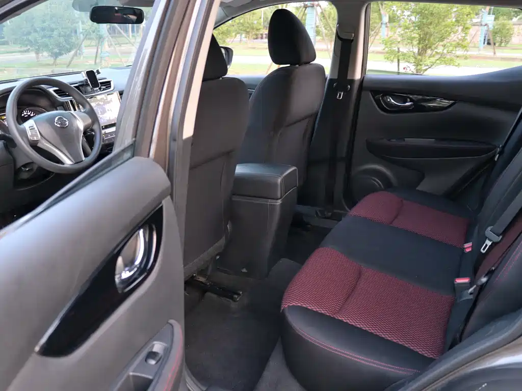 Nissan Qashqai — миниатюра 12