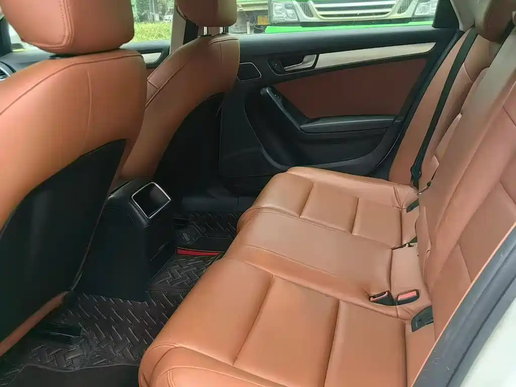 Audi A4L 2012 2.0 TFSI AT Comfort