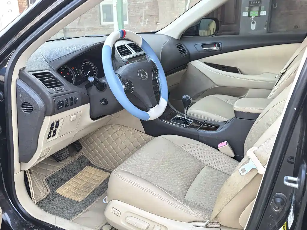Lexus ES 2012 240