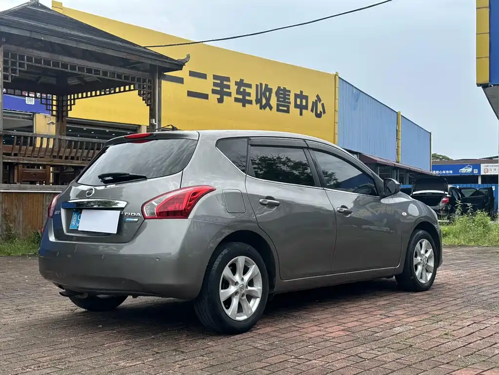 Nissan Tiida — миниатюра 8