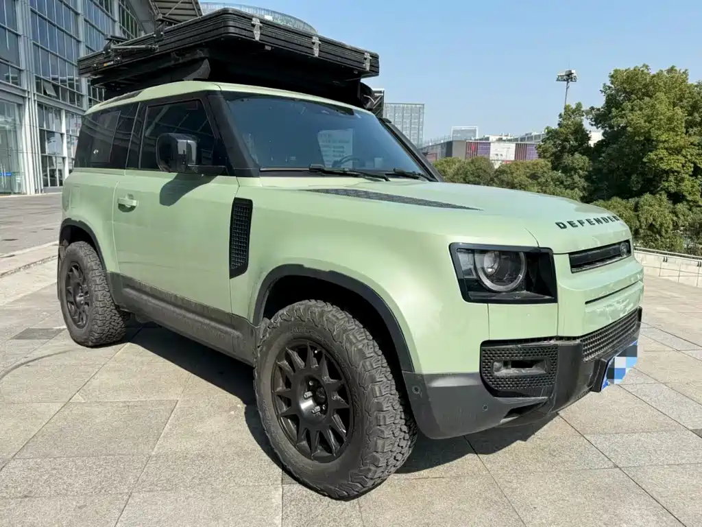 LAND ROVER DEFENDER