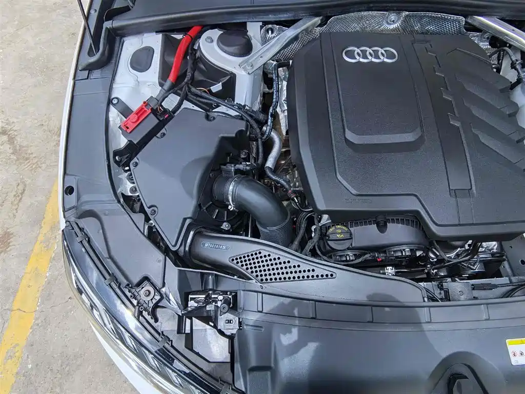 Audi A4L 2024 40 TFSI Luxury