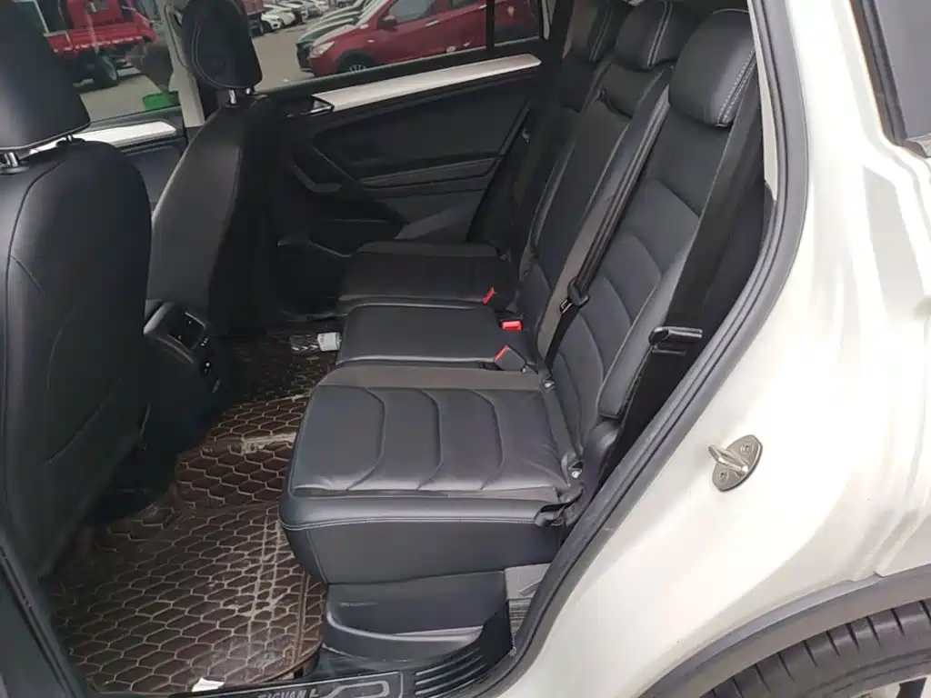 Volkswagen Tiguan L — миниатюра 17