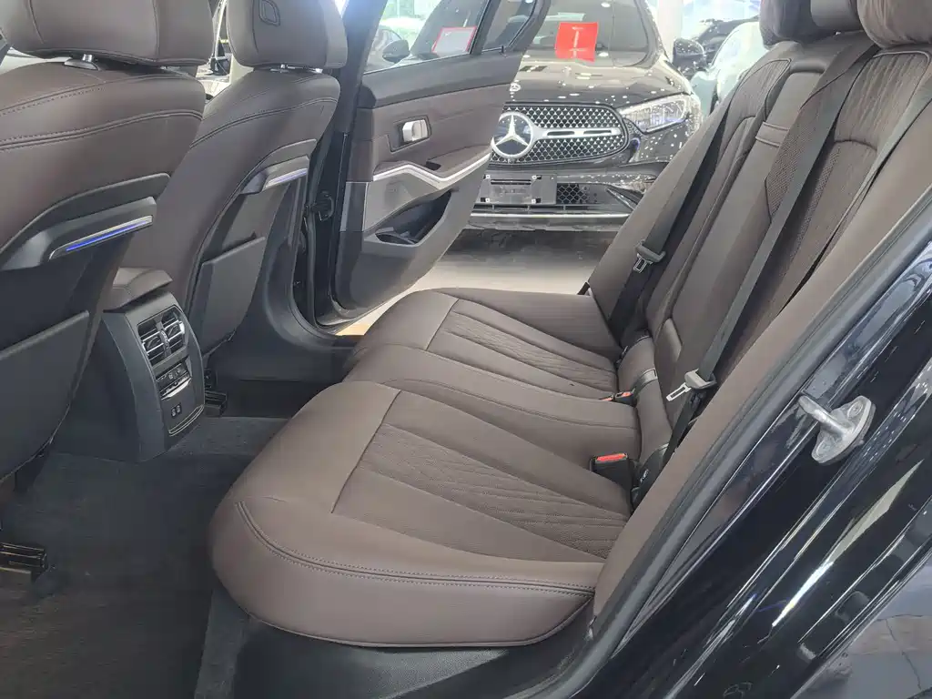 BMW 3 Series — миниатюра 11