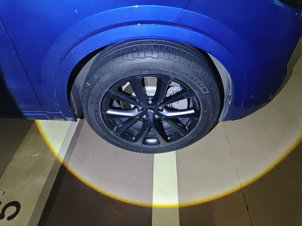 Li Auto Li ONE — миниатюра 8
