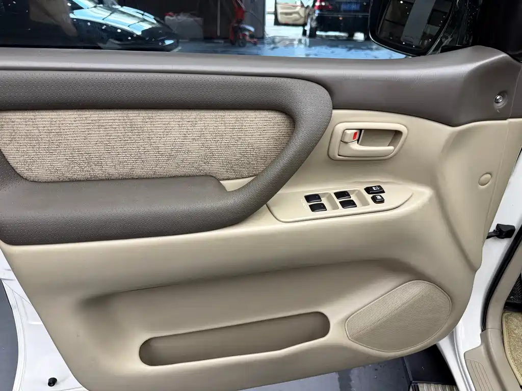 Toyota Land Cruiser — миниатюра 18