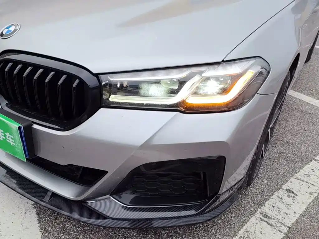 BMW 5 Series — миниатюра 24