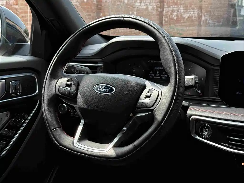 Ford Explorer — миниатюра 5