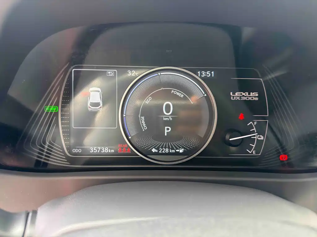 Lexus UX New Energy — миниатюра 15